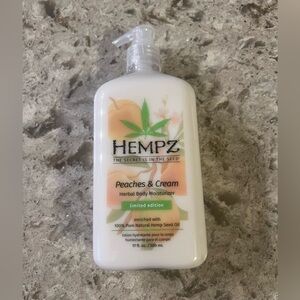 Hempz Peaches and Cream Herbal Body Moisturizer with Pump - Cream